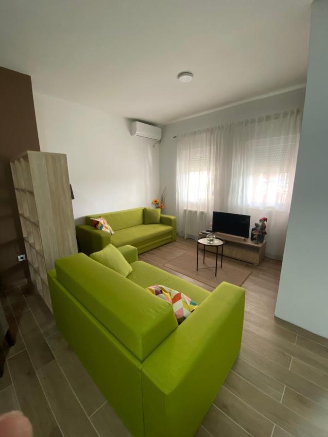 Dunja 1 Apartment Filmski Grad ภายนอก รูปภาพ
